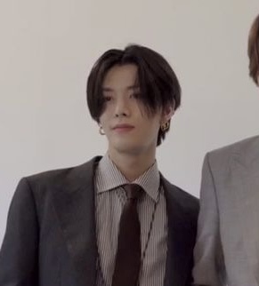 hourly yuta tweet media