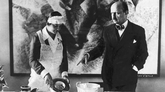 When Italian Futurists Declared War on Pasta (1930) 

openculture.com/2020/12/when-i…