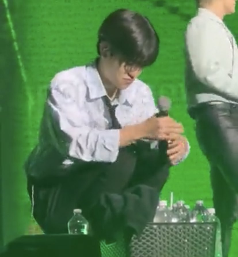 SEUNGM1NE's tweet image. a babie :((