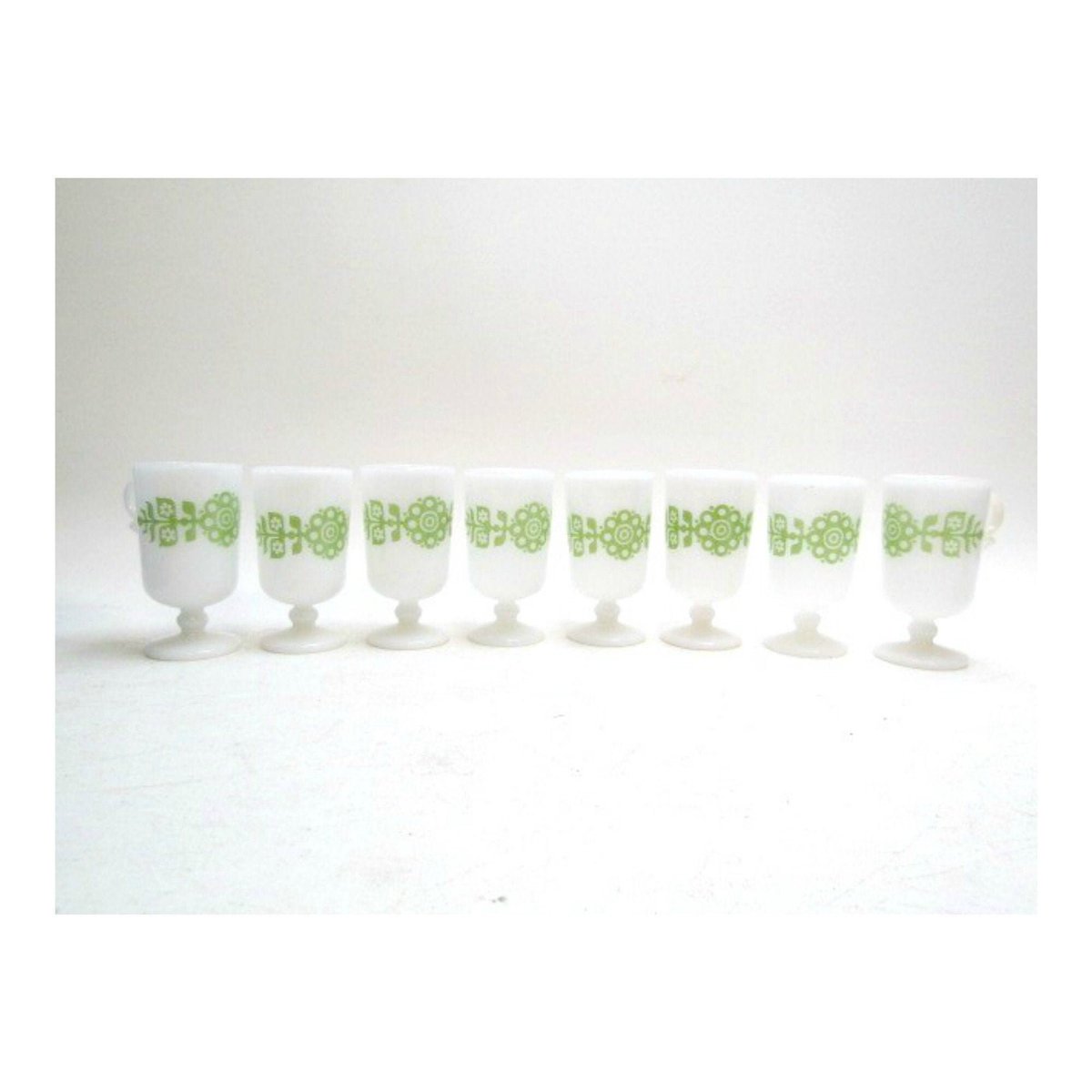 JunkYardBlonde's tweet photo. Mid Century Modern Milk Glass Irish Coffee Mug 1960s Set of 8 https://t.co/uXkzfklgJn #Gotvintage #JunkYardBlonde #Etsysellsvintage #FootedMug https://t.co/EUiFtGzkII