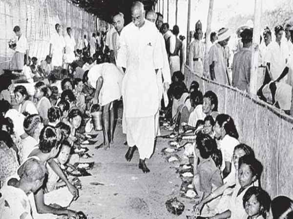 #KamarajNadar was the first CM who offered his resignation to serve  organization.Remembering the Legend onhis #birthdayanniversary.The leader who started MID-DAY meal scheme leader who did his best to serve @INCTamilNadu @INCIndia @RahulGandhi @DrTamilisaiGuv @manickamtagore