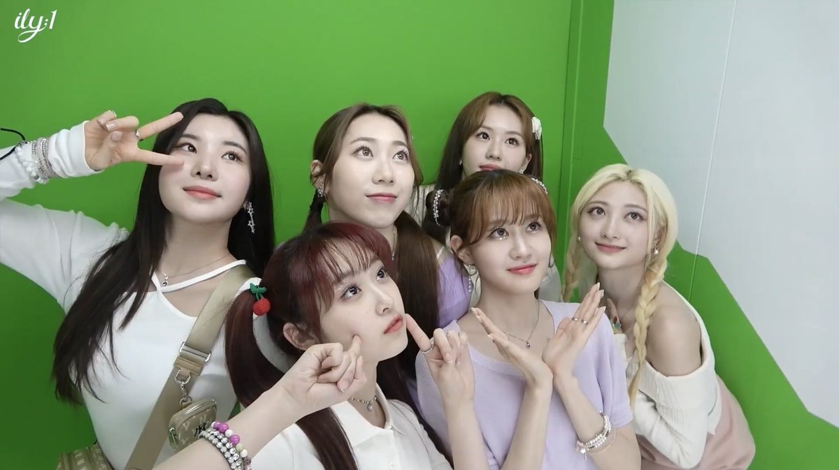 malrangLeeYJ's tweet image. I recommend #ILY1 #아일리원 for #ROAD_TO_MAX @FCENM_ILY1 

Please take good care of the 6 girls with overflowing brilliance and wonderful charm!