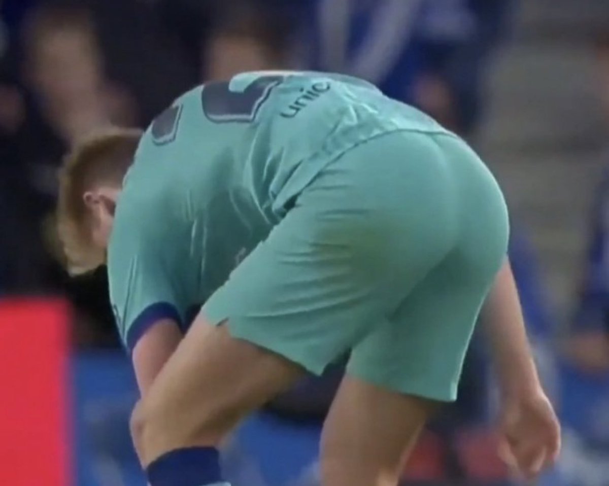 riewwl's tweet photo. دي يونغ ملك الوضعيات 🤤🤤💦🍑👅

De Jong https://t.co/ntb3HVWWBk