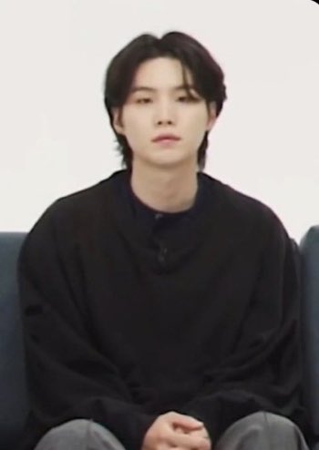 MayaJeanes's tweet photo. Yoongi should be in a kdrama https://t.co/GxRtimfvNT