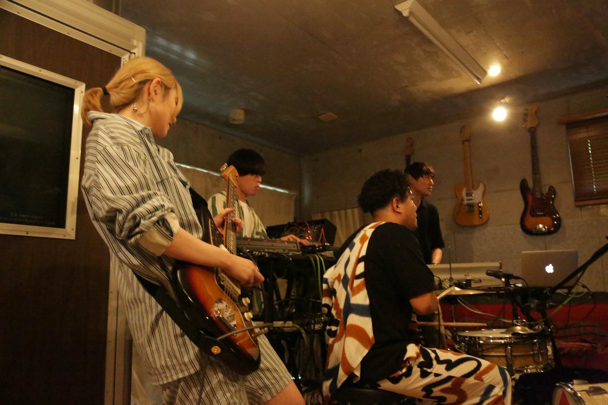 department2020's tweet photo. 【from Studio KiKi】
7月ゲスト
パジャマで海なんかいかない
とのコラボセッション！

Lo-Fi Hip Hopファンにも刺さりそうな名曲をパジャ海 (トリオ編成) × miida and The Departmentのコラボ編成にてPlay🥁🎹🎸!!

📺HARU with miida and The Department
https://t.co/xYn50Mqq76 https://t.co/1KOb1kVxo0