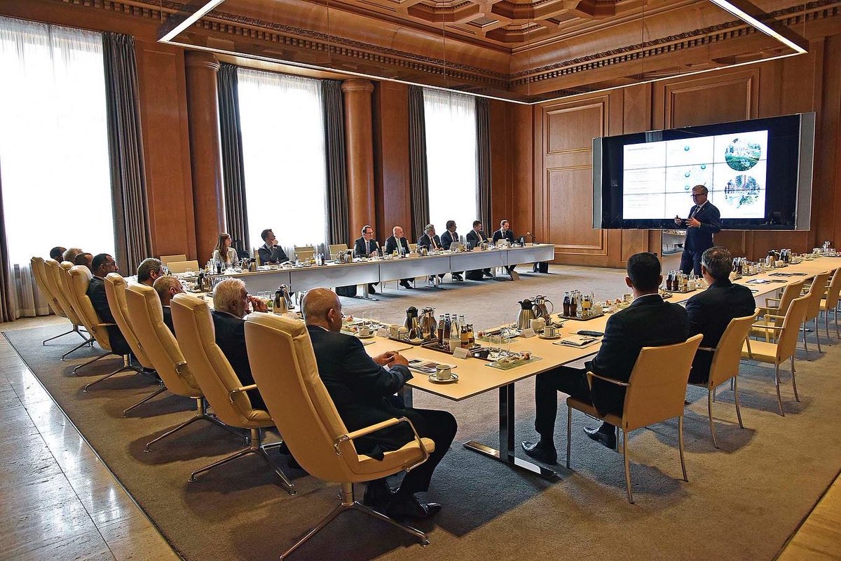 GermanyinOman's tweet photo. As part of the visit of His Majesty Sultan Haitham to Germany, the accompanying high-ranking delegation of Ministers visited @siemens. They were received by Mr Helmut von Struve, CEO of @siemens_me and Mr Franco Atassi, CEO of Siemens Oman. 
📷: ©Siemens
@fmofoman
@mog_oman https://t.co/sxK2xeYgkm