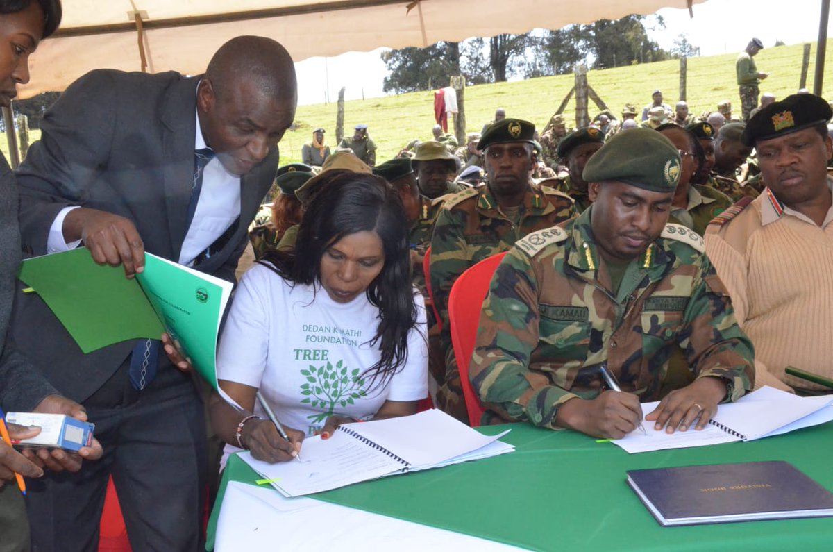 Karasinga3's tweet photo. The passion, interest and efforts lead to a successful win between the @Dedankm  and @KeForestService  family . Glory to God for the grace..
@evakimathi @Dedankm
@KeForestService, @KeEquityBank 
 @kdfinfo #DKFNAKURU
#1milliontrees4Teddy
#Ragiaforest
#savetheearth
#tree4betterlife https://t.co/RNNnFL8ACk