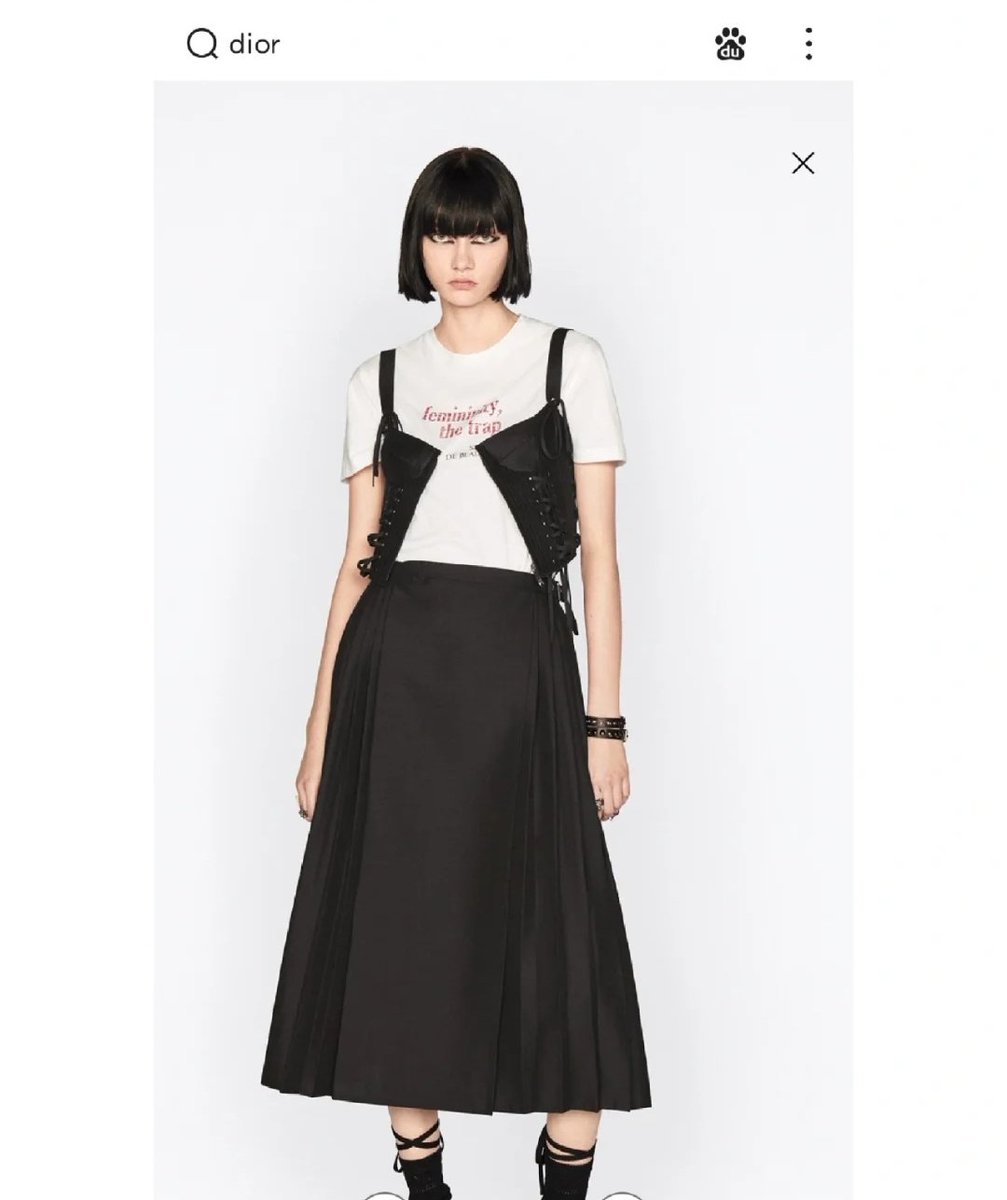zh0725iii's tweet photo. Dior plagiarized and misappropriated Chinese traditional culture. The design of this skirt plagiarized Chinese traditional skirt design. This skirt originated in the Ming Dynasty in China, and even Princess Diana of England wore it. Can't Dior explain it？@Dior
#Dior https://t.co/FG1j7zR9m2