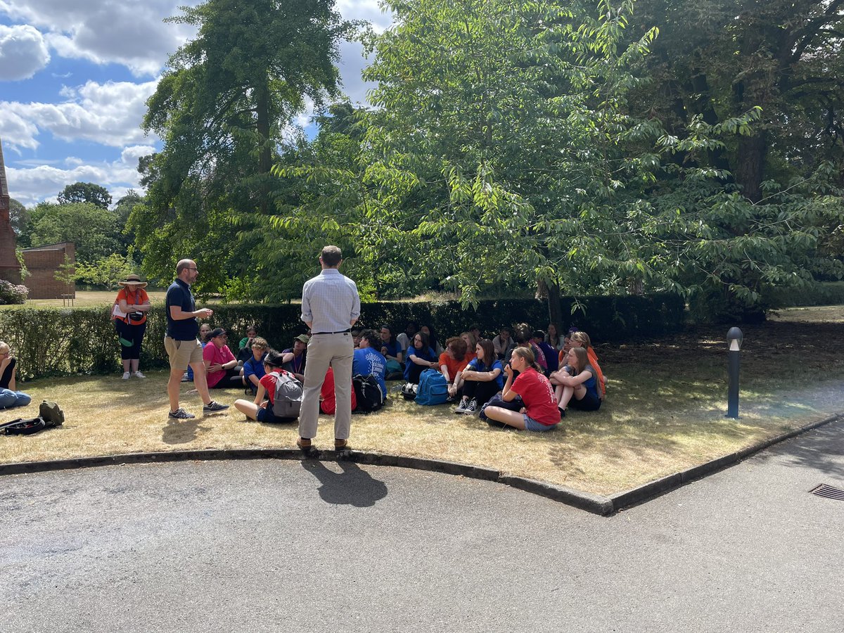 CambsCreate's tweet photo. #CarnivalCrew out on their final gig of the term … but in some down time we’ve popped into @GirtonCollege to learn a little about life at @Cambridge_Uni. Thank you so much, @GirtonMistress #DreamBig #EntitledtoExcellence #Future https://t.co/oYW5aBJGne