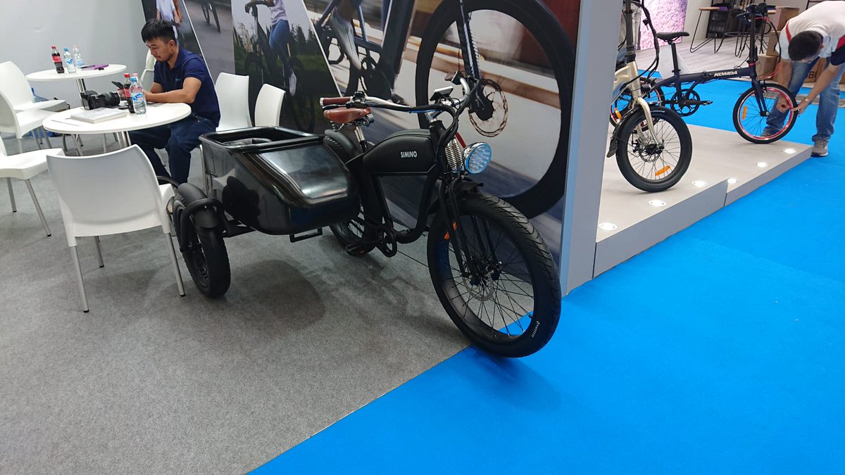 Digital Academy at <a href="/EUROBIKE_SHOW/">EUROBIKE</a> just started in the Portalhaus. All digital trends in advertising and marketing in the next 6 hours. #Eurobike #eurobikeshow #eurobike22