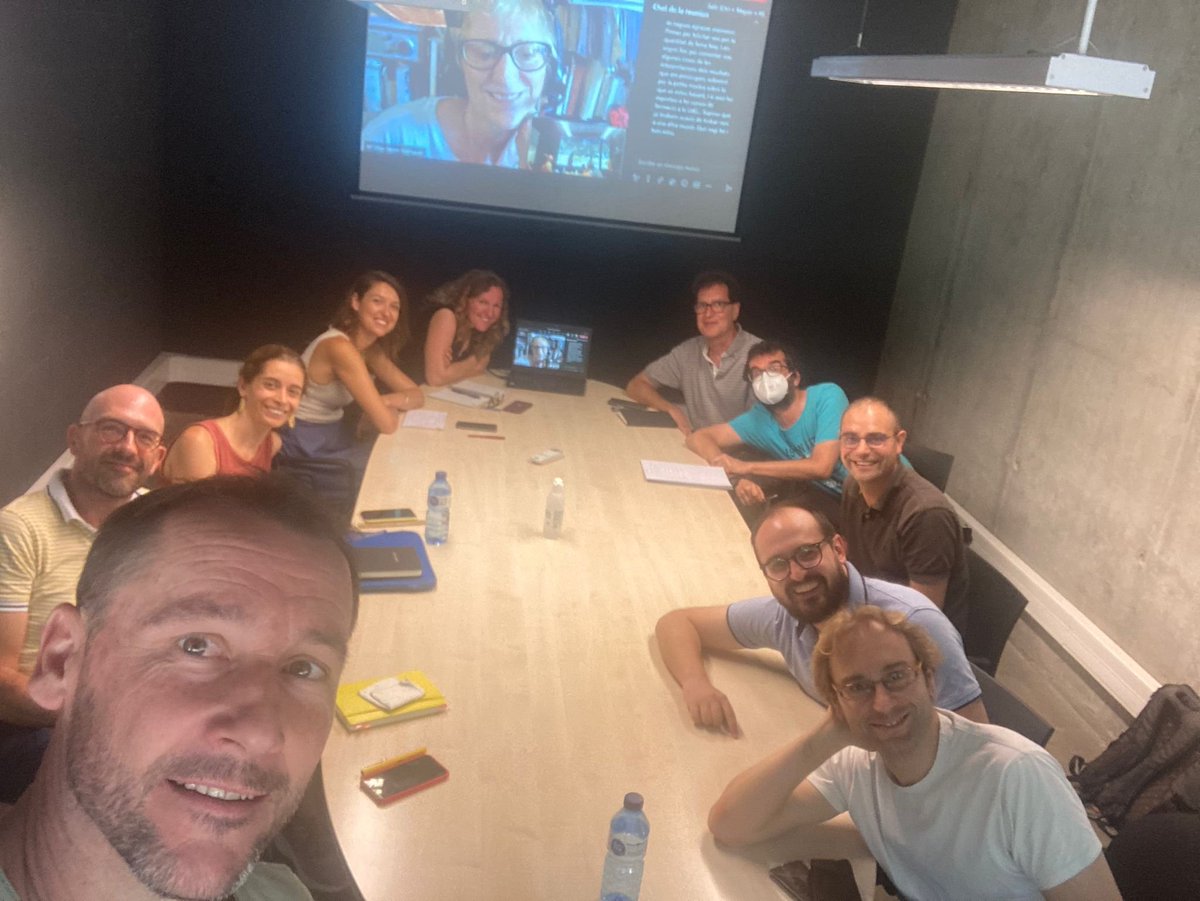 Ahir vam celebrar la darrera reunió de la Xarxa d'Innovació Docent COIL i intercanvi virtual d'aquest curs. Fomentem la #col·laboració #internacional i #intercultural en la docència a la @univgirona No saps què és #COIL? Mira: youtube.com/watch?v=3zV_ja… @ICEUdGinnova #XIDCOIL