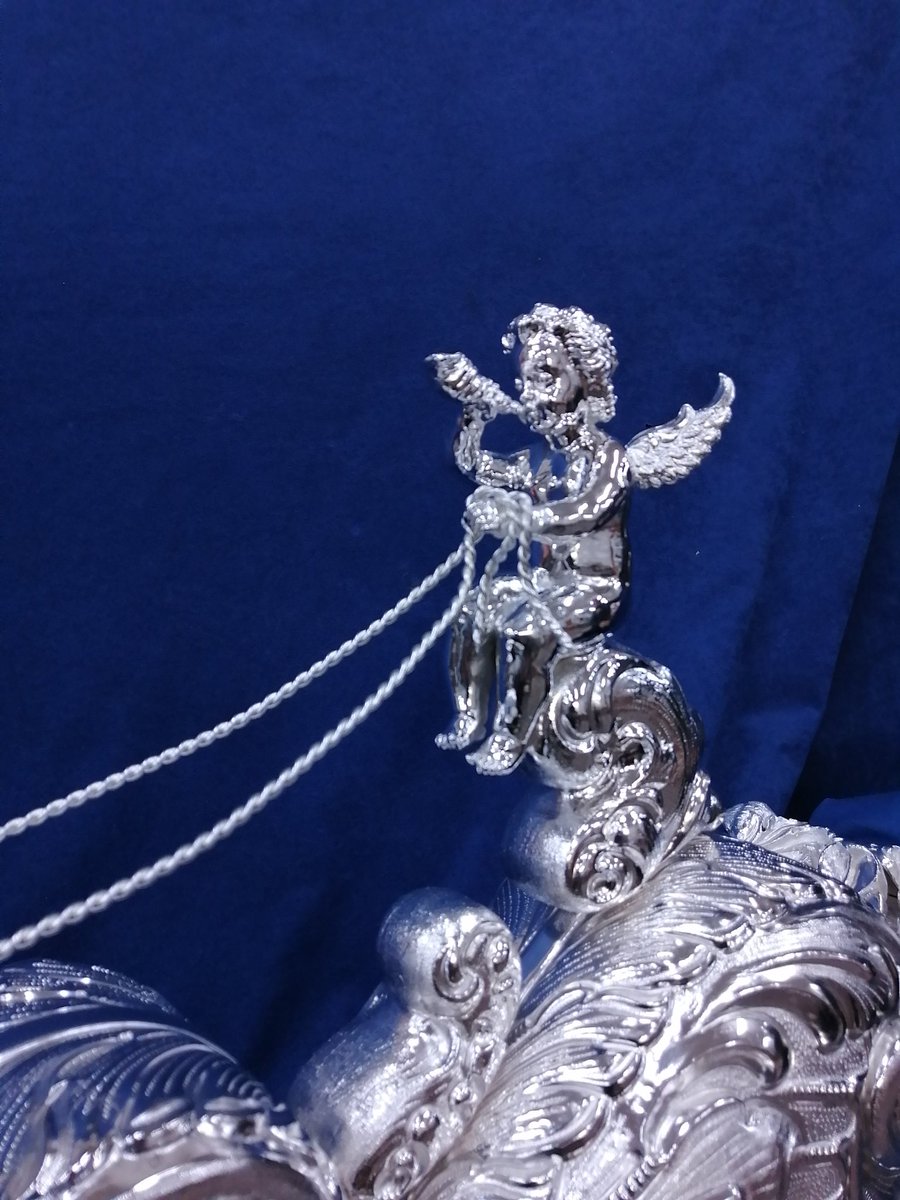 🔨 Artesanía del metal, trabajo, constancia, dedicación, detalles, conjunción, relieve, valentía, ornamentación marinera, animal y vegetal: ORFEBRERÍA. 

¿Resultado? 👇🏻

🦀🐚⚓⭐ Nuevo conjunto de cabezas de varales para <a href="/CarmenHdad/">Hdad Carmen Marbella</a> de Marbella.