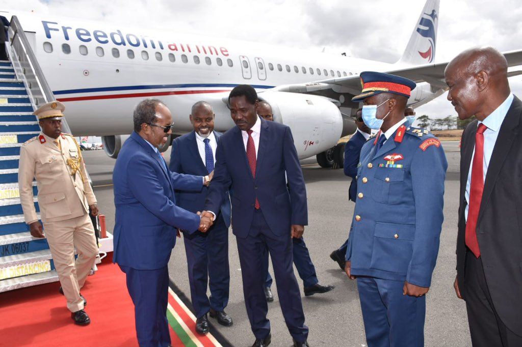 Asmali77's tweet photo. .@FreedomAirKe shuttling Presidents and executives. Beautiful to see. 👌🏾 https://t.co/nrok4jQWLP