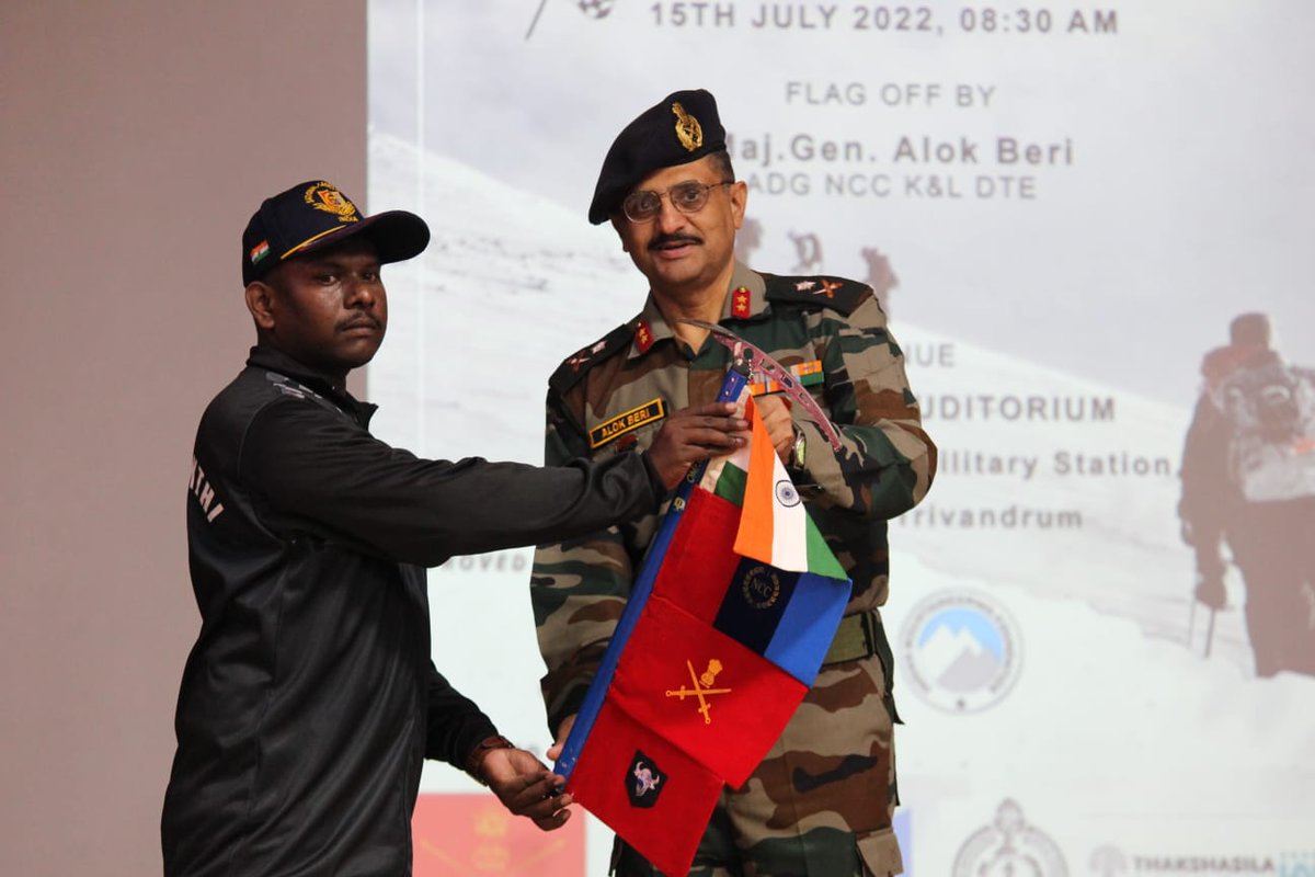 NCC_KER_LAK_DTE's tweet photo. #NationalCadetCorps 
#AzadiKaAmritMahotsav The team is led by Team Cdr Adv Bipin Babu. The team of 10 NCCAA will trek through the Rupshu Plateau &amp; scale 3 summits with heights of 6250m, 6150m &amp; 6210m. The event is to commemorate 75 yrs of Independence.
@HQ_DG_NCC @DefencePROTvm https://t.co/3BMdnQ8m7h