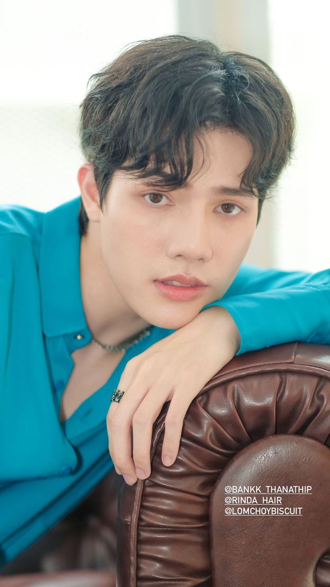 BankThanathipTH's tweet photo. IGS: ozsila_makeup

I'm in love with Blue 💙💙

#แบงก์ผู้บ่าวเท้าไฟ
#BankElement 
#TIKITAKATAOFFICIALMV
#ELEMENTDEBUTSTAGE 
#ELEMENTTH #TIKITAKATA
#StarHunterEntertainment https://t.co/y13hmy8WVm