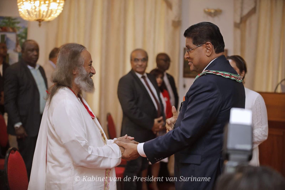 PBSHABD's tweet photo. @IndEmbSur @SriSri Gurudev Sri Sri Ravi Shankar honoured with Suriname’s highest civilian award

https://t.co/KFu4UfXhEK

@SriSri 
@IndEmbSur
@ArtofLiving 
@OfficeOfGurudev https://t.co/bJ5NH3cG39