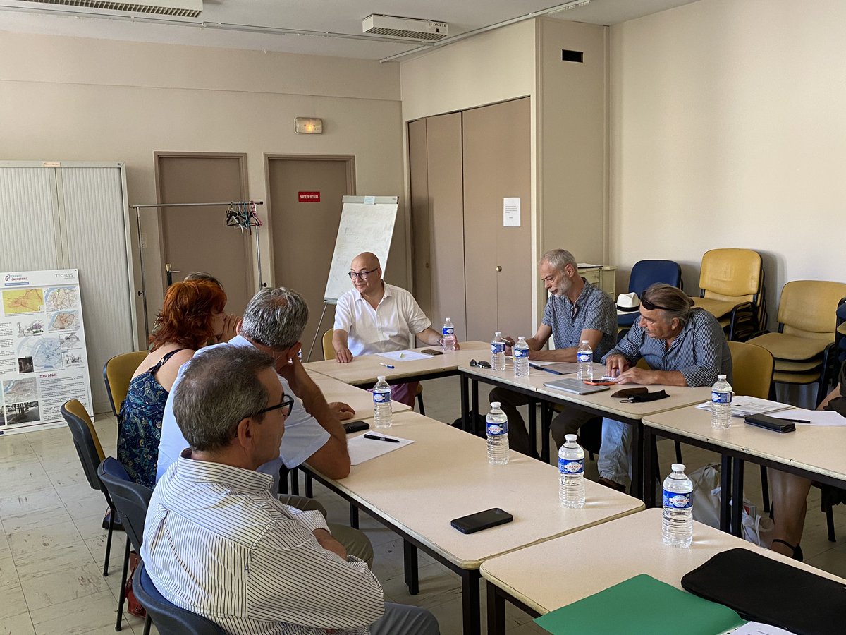 laFNCC's tweet photo. C’est parti pour l’édition 2022 des Journées d’Avignon ! Ce matin, réunion de travail des adhérents sur “Culture : intercommunalités/communes, un modèle en construction”. https://t.co/0hTupFr0b1