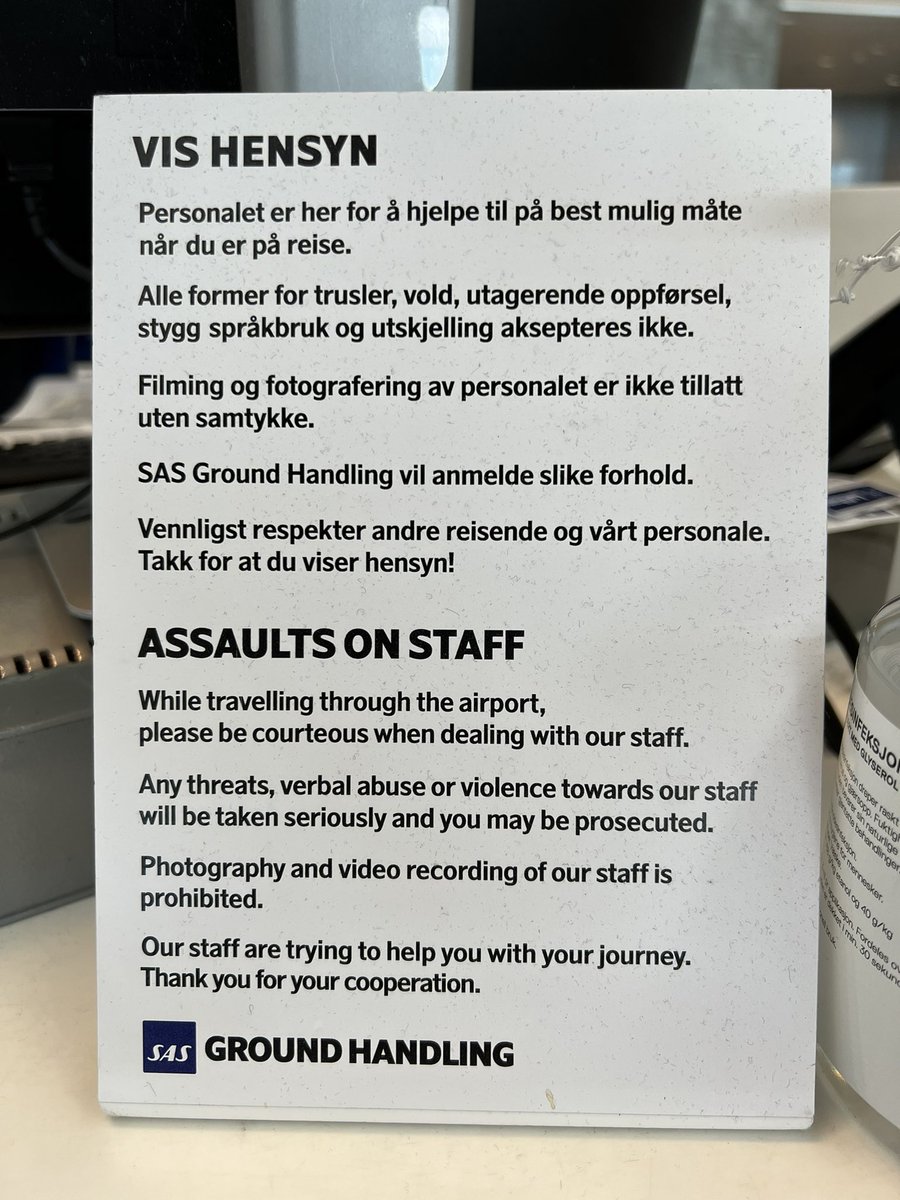 janhenrikdotcom's tweet photo. While @SAS negotiate with pilots who are on strike, ground staff are apparently experiencing some unfriendly behavior. I didn’t see anything myself, but two employees I spoke with told me it seemed as if some people’s common decency had taken vacation. We can do better. https://t.co/jQPecvHM9P