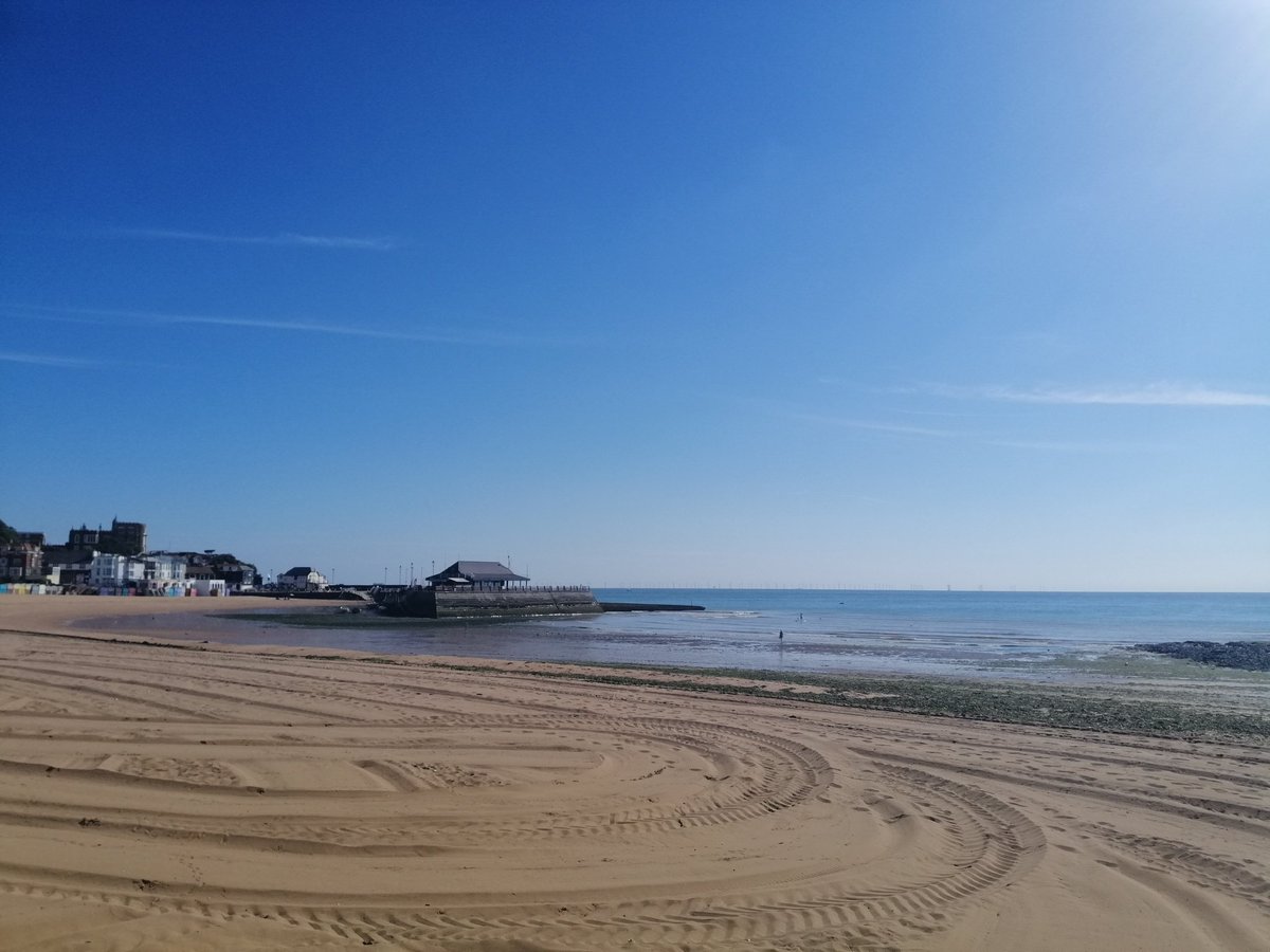 A beautiful morning for self guided yoga on the beach. Feeling nicely stretched and strengthened. I took this photo as we left Viking Bay at 8am today. Great start to Friday.