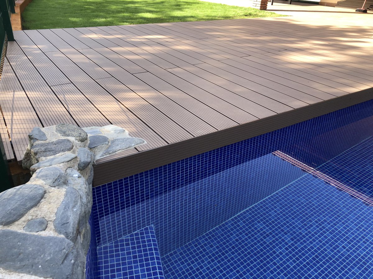 pavimentus's tweet photo. Instalación de tarima Pavideck. De bajo mantenimiento y larga durabilidad.

#tarima #tarimasintetica #tarimatecnologica #tarimasparaexterior #tarimasjardín #madera #maderasintetica #instalaciones #reformas #arquitectura #diseño #obras #terraza #jardin https://t.co/IrvrhuYN3J