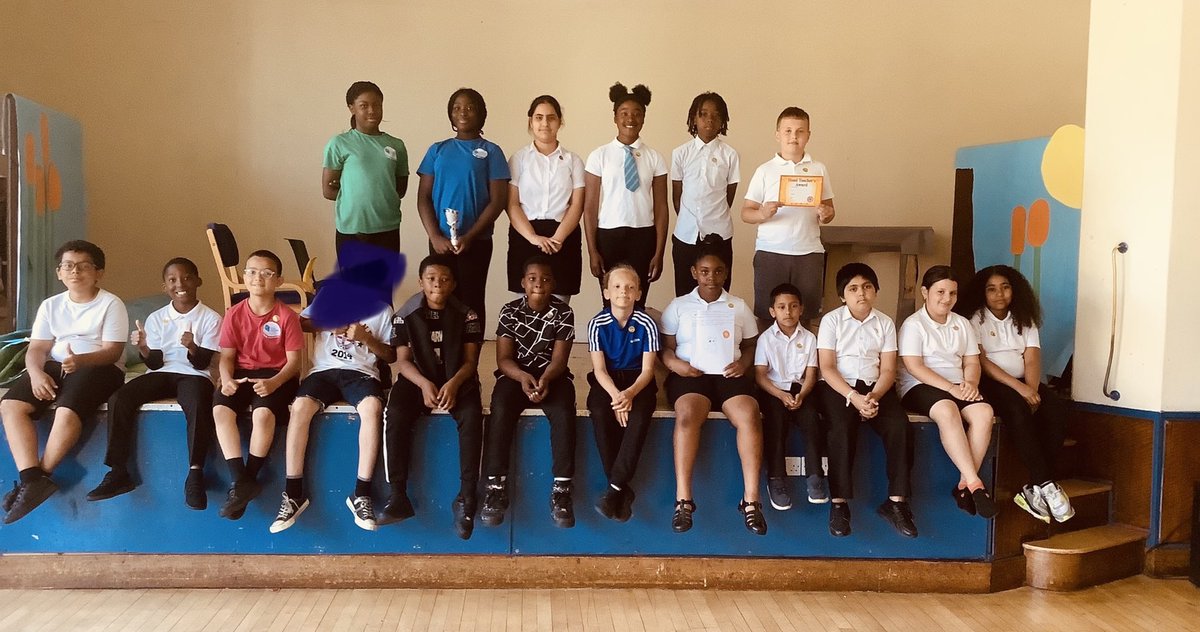 OldhillSchool's tweet photo. @OldhillSchool #praiseassembly Great work, amazing behaviour and good attendance and punctuality! Well don everyone! ππππ https://t.co/X9WjCyEzlT