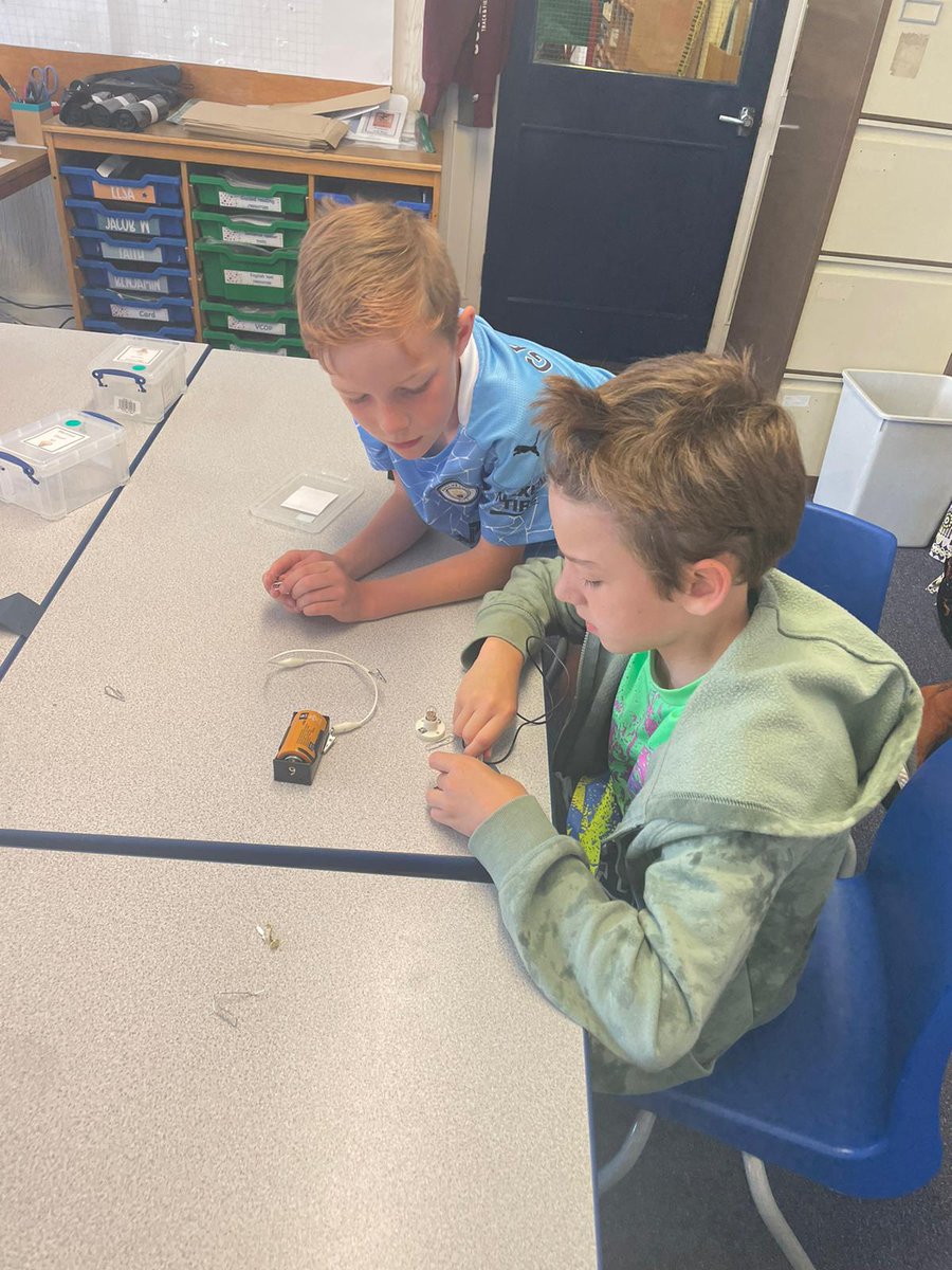 NethertonJI's tweet photo. Super Science in Year 3/4 this morning! Children were given the task of finding appropriate materials to make a switch. #nethertonscience #ks2electricity https://t.co/aAf6PFA0pF