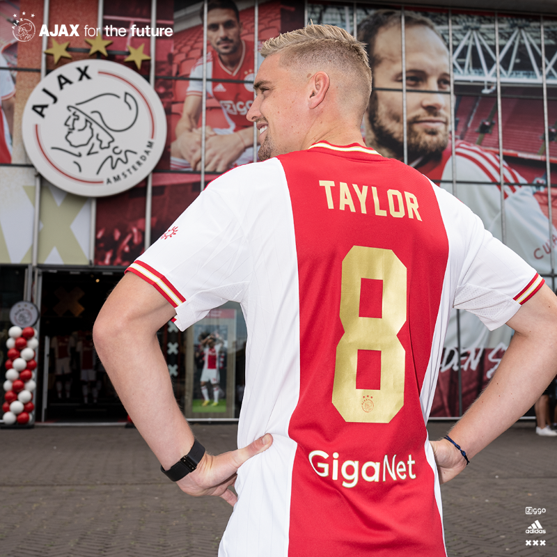 AFCAjax's tweet photo. Here's your new number 8 ❌❌❌