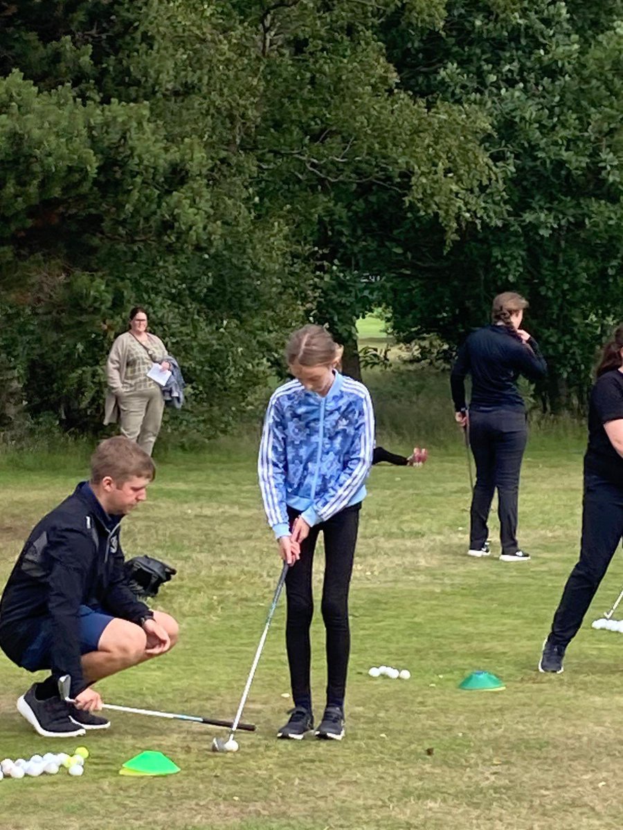 JeannetteBaine1's tweet photo. @GrangeParkGolf these girls are well and truly ‘rocking’ great to see budding golfers enjoying themselves x well done Charlie - great coach 👍 https://t.co/n8zcHJK8jb
