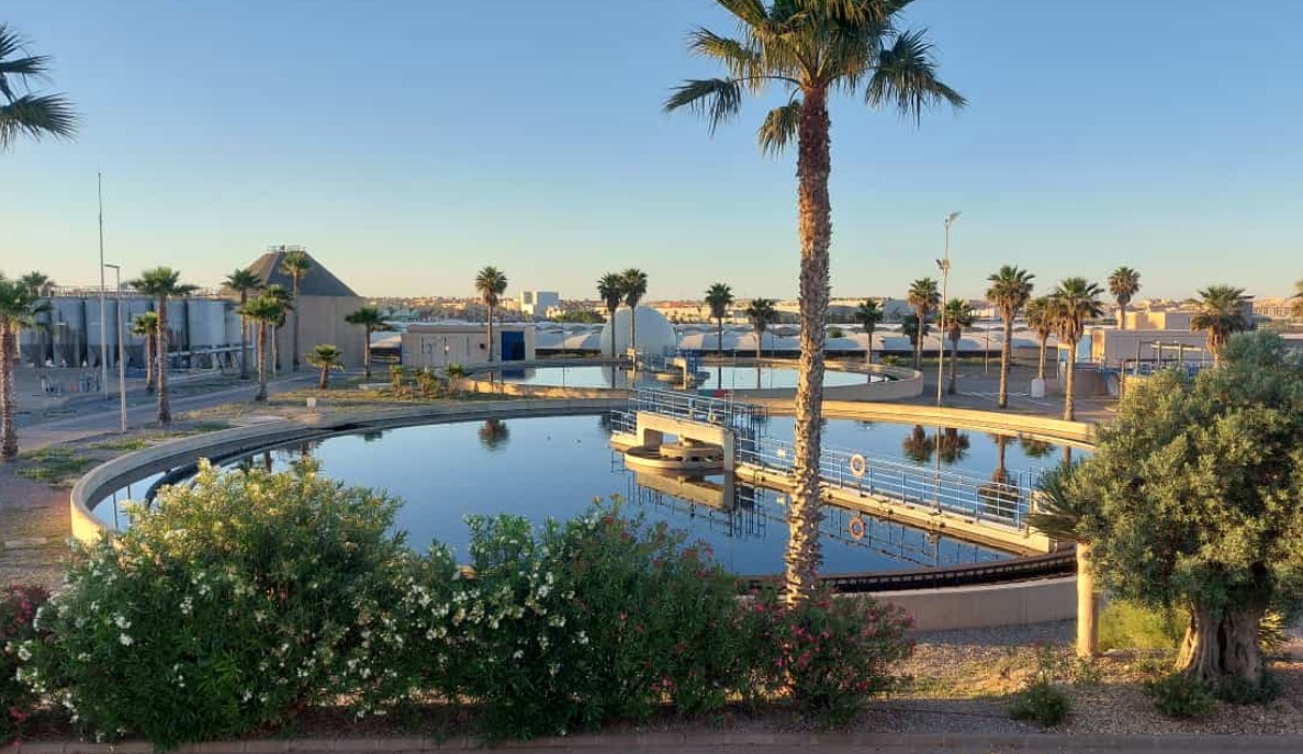 InfoHidralia's tweet photo. 🏝️ ¡Tercera entrega de #ElQuizdelVerano!
📸 ¿Sabrías decir cómo se llaman la instalaciones como la que aparece en la imagen?
💡 Una pista: esta se encuentra en #Roquetas https://t.co/1j3oLwmJsv