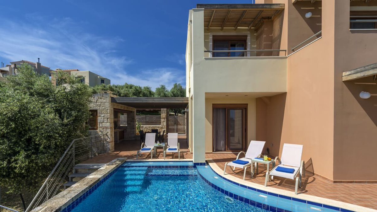 La Sacem réclame des droits d'auteur aux propriétaires de location saisonnière et elle a le droit
l.bfmtv.com/ayb