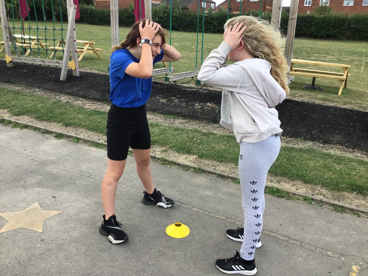 NewtonPE1's tweet photo. KS2 enjoying expert volleyball sessions yesterday! We had lots of fun and gained some great skills. #volleyballersofthefuture @PrimaryNewton @class_ruby @Tanzaniteclass @newton_class https://t.co/5pIaGSvkvw