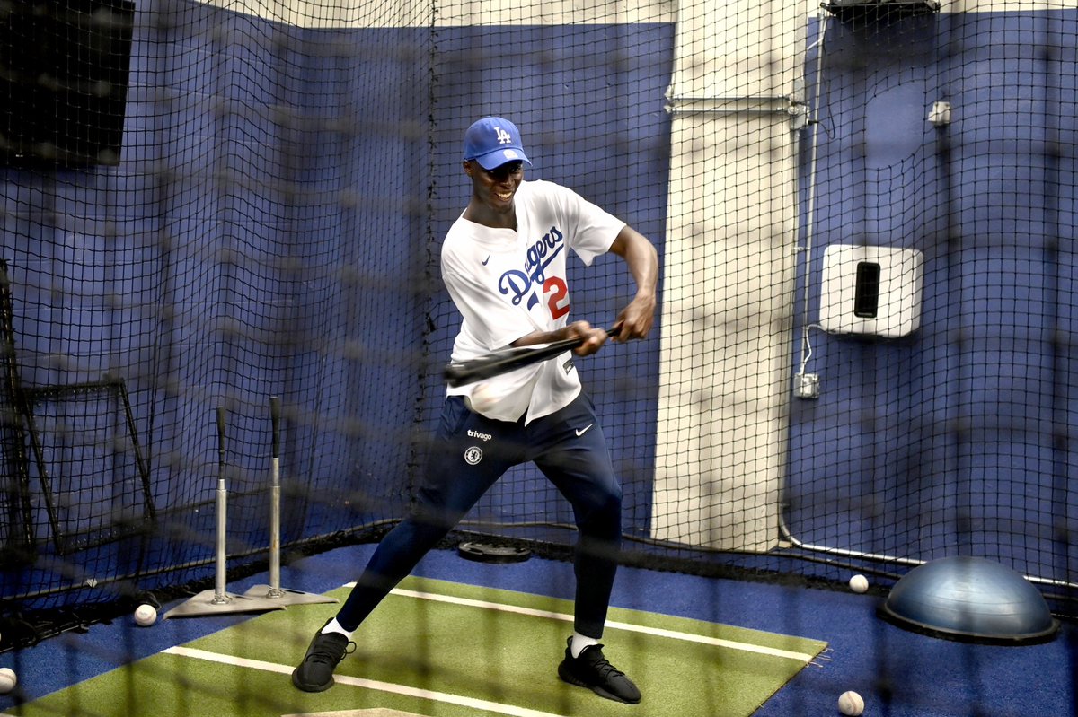 edou_mendy_'s tweet photo. Great time visiting the installation of the @Dodgers https://t.co/b6Rk13eqEc