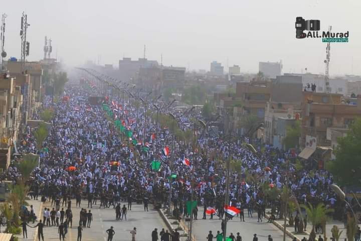 #لبيك_داعي_الله.

#بالصور || الان توافد المؤمنين والمؤمنات لأداء صلاة الجمعة الموحدة في مدينة الصدر المجاهدة / شارع الفلاح #نعم_نعم_للجمعة.  #نعم_نعم_للعراق  #كلا_كلا_إمريكا