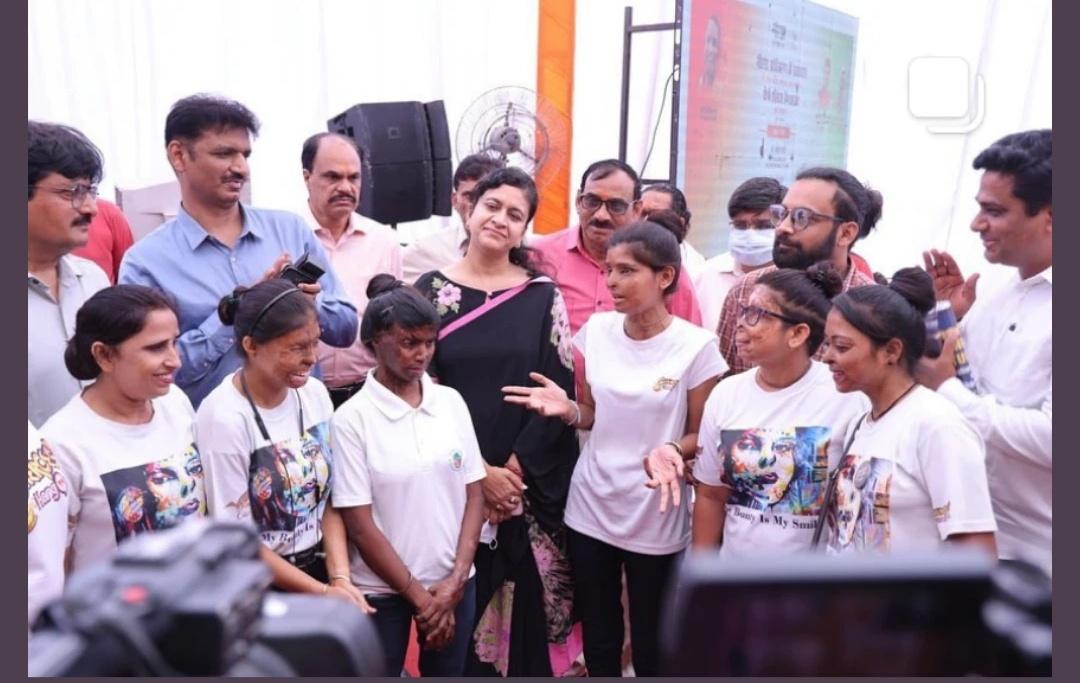 We are wishing you a very happy birthday <a href="/CeoNoida/">CEO, NOIDA Authority</a> <a href="/rituias2003/">Ritu maheshwari</a> Mam.
<a href="/SheroesHangout/">Sheroes Hangout</a> will always be grateful for your initiative and your kind approach to making a good society.

<a href="/StopAcidAttacks/">Stop Acid Attacks</a>