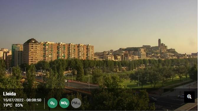 Cati_Lleida's tweet photo. Bon divendres i bon cap de setmana! Avui, pic de calor. Ara tenim 🌡:

12º a #Bagergue
18º a #Espui
19º a #Tírvia
22º a #Montferrer
23º a #Lleida i #Ogern
24º a #Tremp. #LaGranadella i #Vinaixa
25º a #Agramunt i #Baldomar

Consulta la previsió 👇https://t.co/N5EAL2bojm https://t.co/Dhyp0K3wij