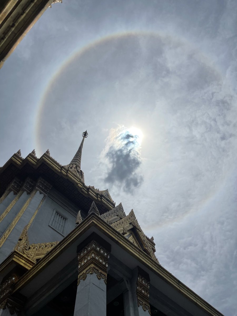 ntaychak's tweet photo. A little temple touring today in #Yaowarat 💕
Halo at #WatTraimit #Bangkok 🇹🇭 https://t.co/GE2Ixicwwh