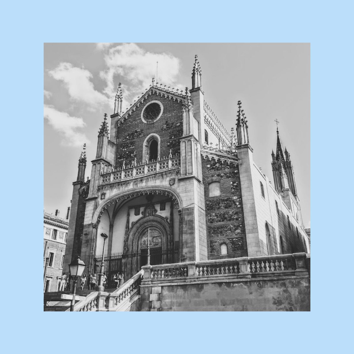 Hoy nos encontramos en la iglesia de San Jerónimo el Real donde se realizará el homenaje a Ascensio López, primer decano del ICAM y precursor del turno de oficio.
La misa dará comienzo a las 11.