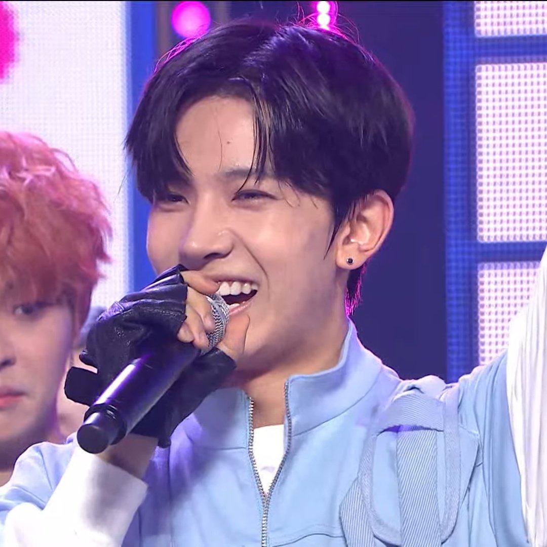 Heeseung_JPFB's tweet photo. [📄NAVER] 220713

SHOWCHAMPION EP.441
ヒスンくん関連記事🦌

「熱い目つき」(写真あり)
🔗https://t.co/6bKuaJYDmT

🌍マークで日本語◎
応援と推薦でブランド評価を高めましょう💪✨

#FuturePerfect2ndWin
#HEESEUNG #희승 #엔하이픈  @ENHYPEN_members https://t.co/7MztBmYpCY