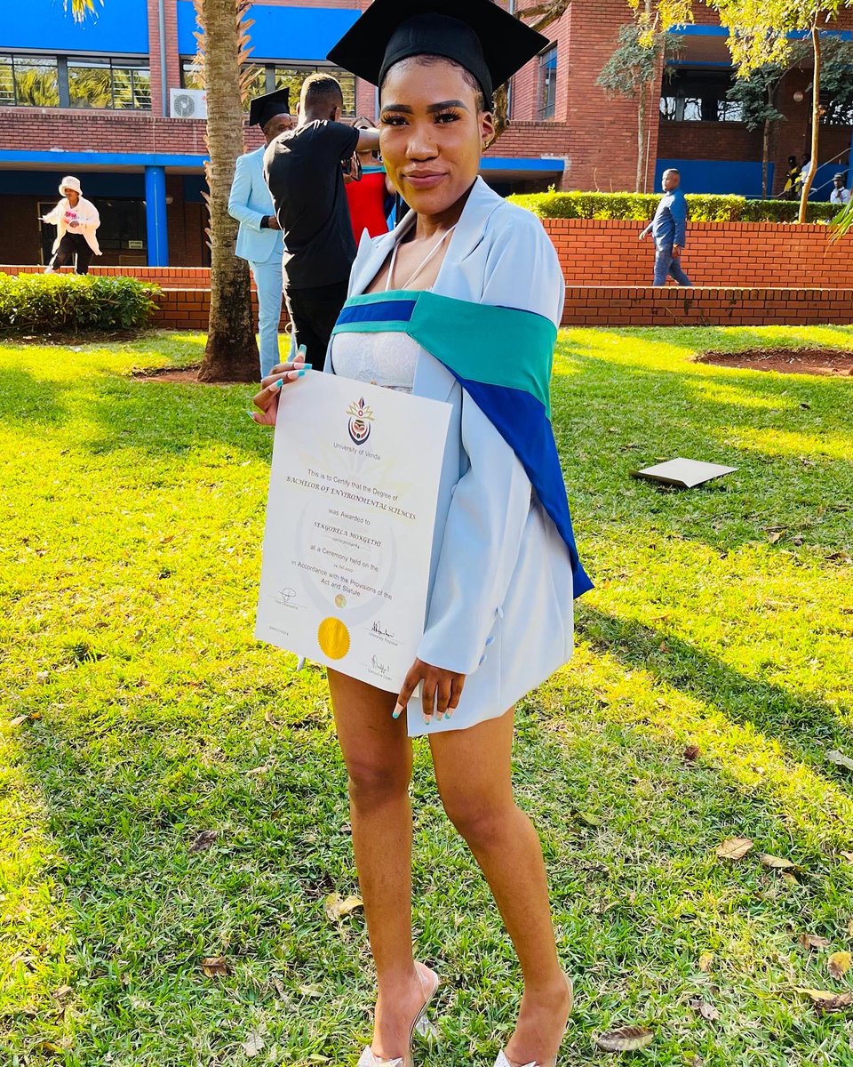 Kgethi21's tweet image. We got degreed 👩‍🎓❤️📍