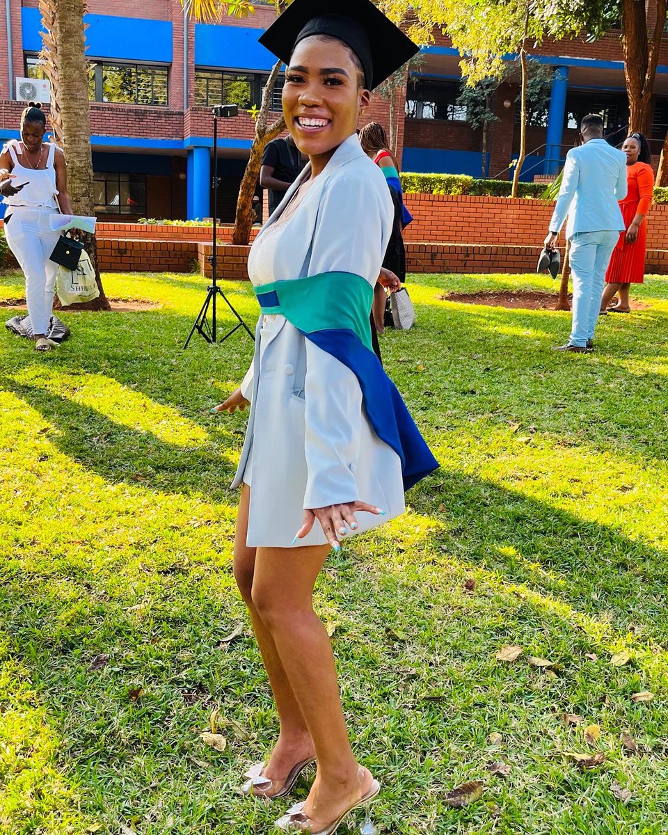 Kgethi21's tweet image. We got degreed 👩‍🎓❤️📍