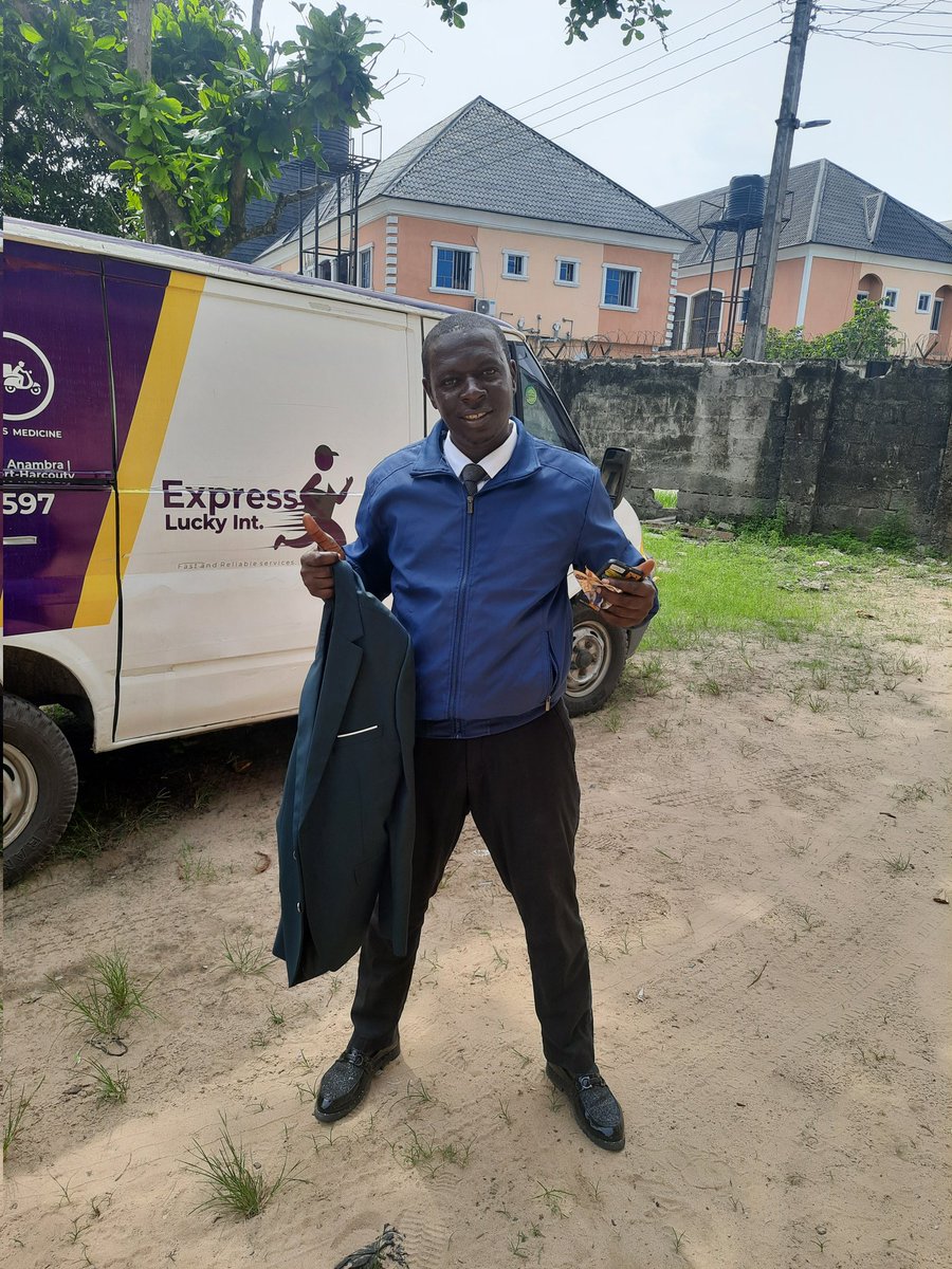 Iamagidigbo's tweet photo. I'm a logistic service provider with @expressluckyint based in #warri Delta State.

We offer pickup and drop-off services within and outside Delta State...

We're  OBIDIENT in our service deliveries...

#LabourChallenge https://t.co/Kz0T4ocJiu