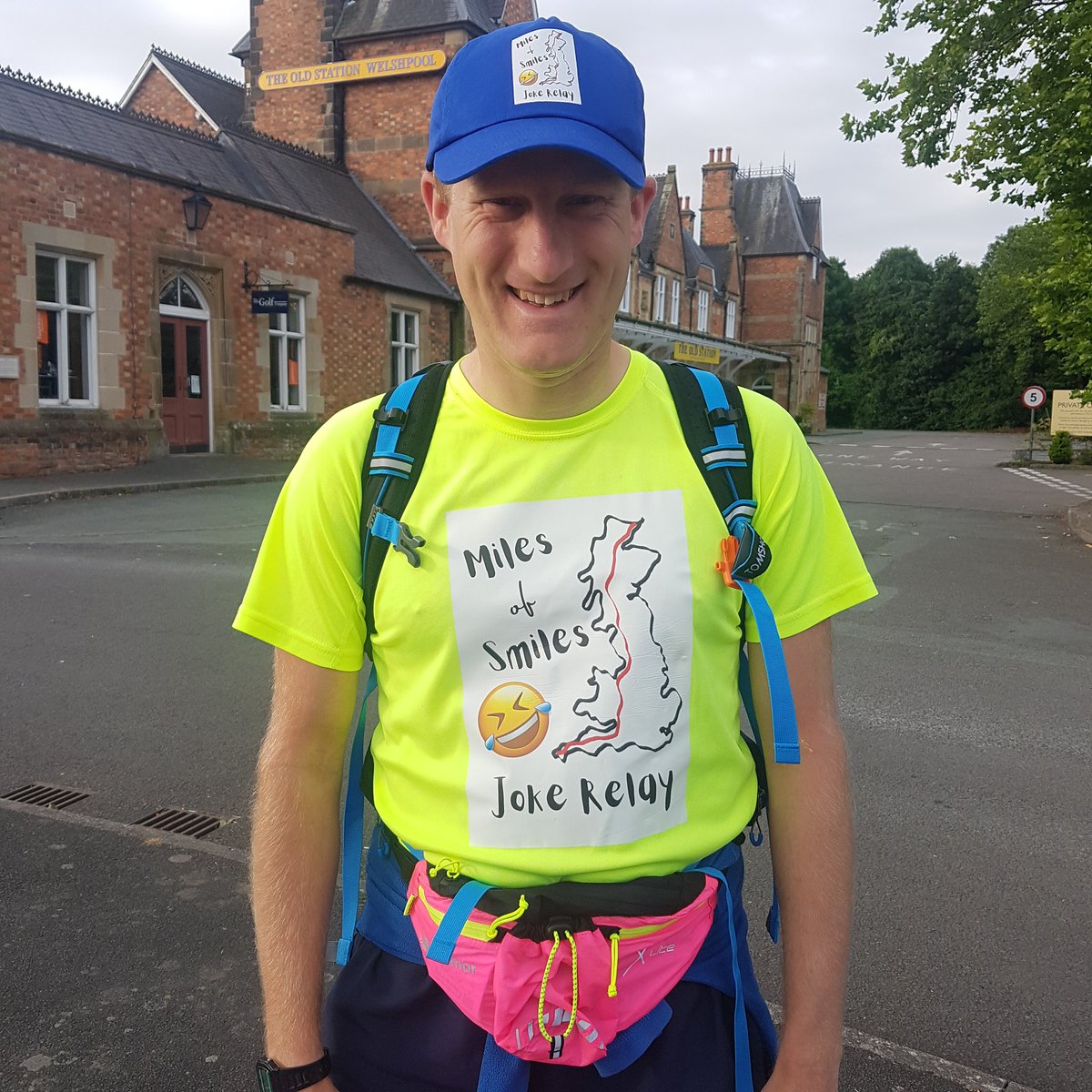 I'm on the train heading off on my adventure... and yes, I am very aware that I look like a school kid on his first day in nursery!!