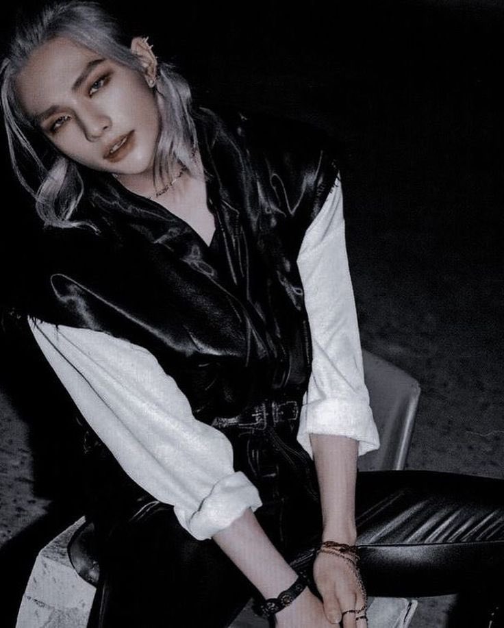clemintine_jm's tweet photo. #Hyunjin X #Sephiroth 🖤 https://t.co/RRMEpKewrB