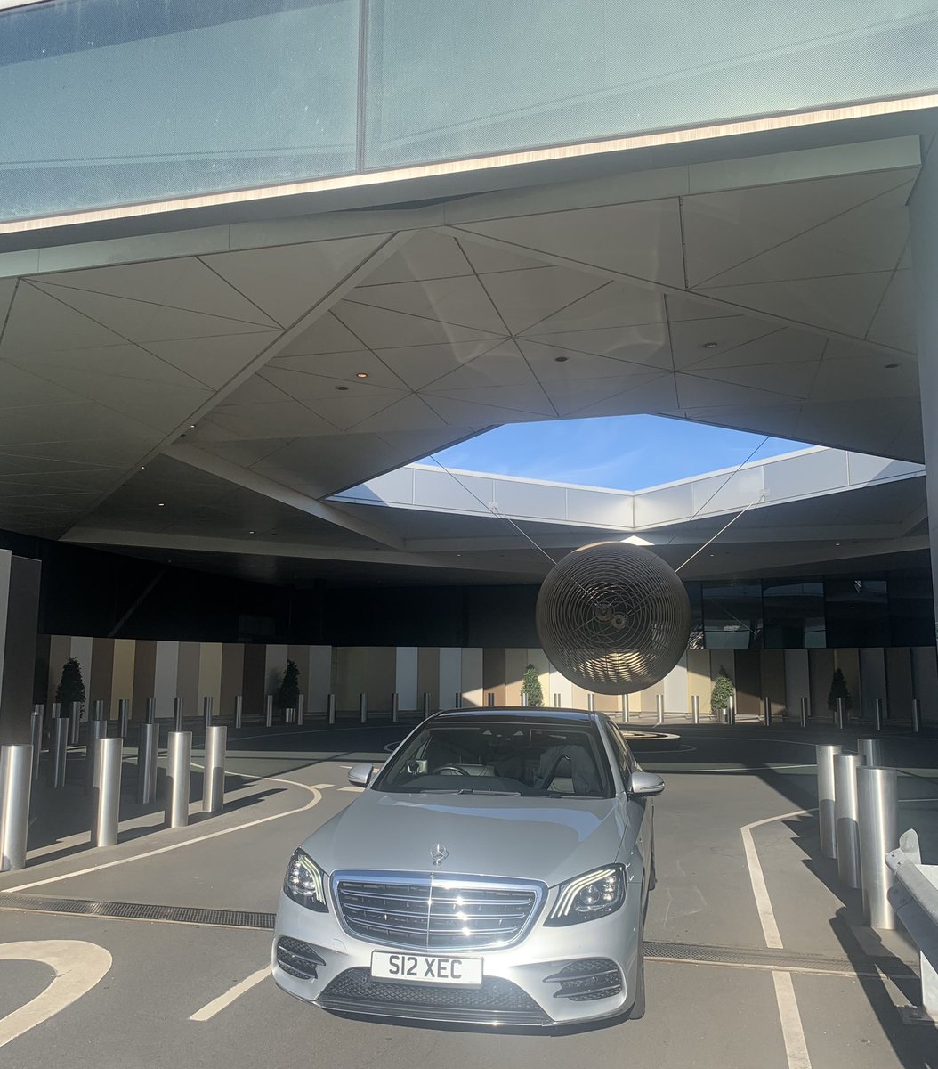 SL_Executive's tweet photo. Heathrow Virgin upper class transfers, the best way to start your holiday. Chauffeur driven S-class from Essex. Arrive in style. https://t.co/bKB3NNiQrH