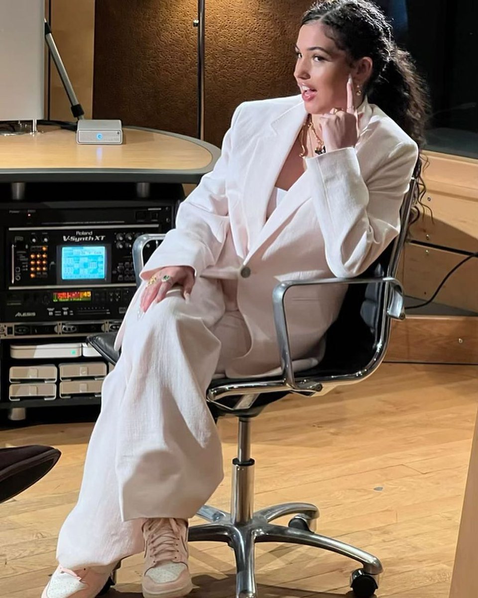 Mabel's tweet photo. ABOUT LAST NIGHT OUT NOW. During lockdown I created through my music a fantasy party and a place that I could escape to in my imagination. The record is a night out with all the ups, the downs and everything in between.
https://t.co/8m1AtmfcaC https://t.co/FP2wvAsLbI