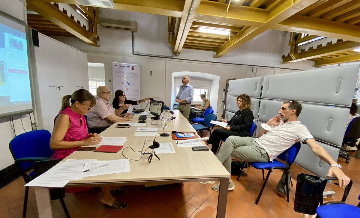 AnciLiguria's tweet photo. 📌La riunione dell'Ufficio di #Presidenza comincia con la discussione sull'aggiornamento del nuovo #Prezzario regionale delle opere edili e impiantistiche.
Tra le questioni all'ordine del giorno, il bando 2022 per le #Unioni di Comuni anno 2022 e il Fondo unico per il turismo https://t.co/06IGVB4ahY