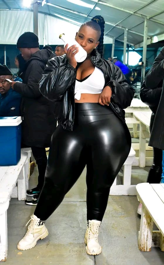 Cornetto_Netto's tweet image. Only the best 
@casspernyovest can I please get a case off these 😊🙊🤭🙈
#billiato #ostufuza #plussizequeen