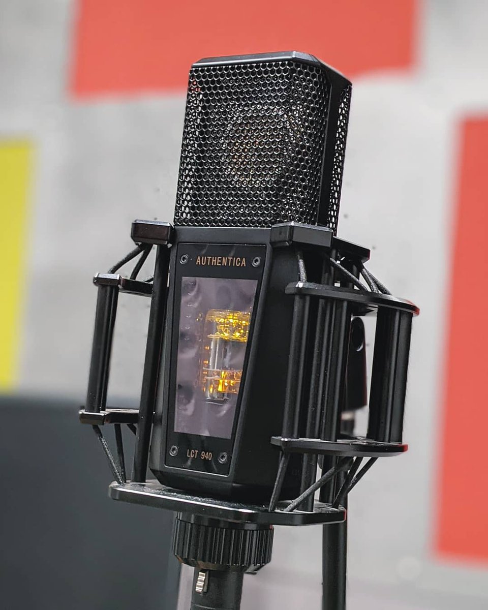 LewittAudio's tweet photo. Is it hot in here? Yes, but that's not the mic, it's your vocals! 😎 The LCT 940 offers two circuits, tube and FET. Mix them at any ratio for instant 🔥🔥🔥 @dynamic.studio09 #MakeYourselfHeard #LEWIT https://t.co/M2mBoIZ9sj