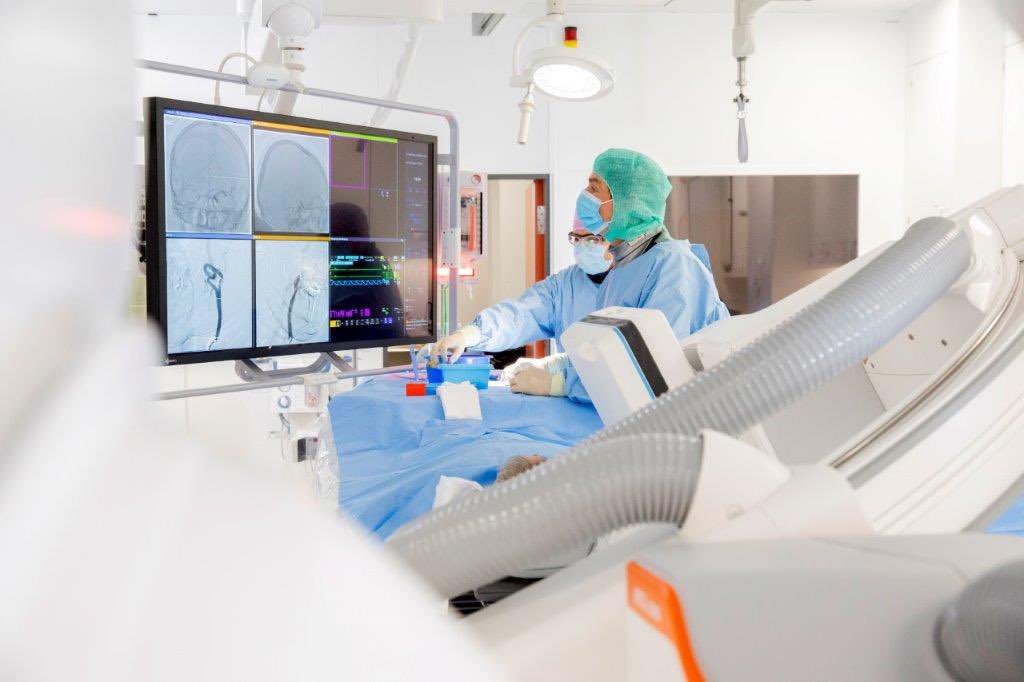 AlexvHessling's tweet photo. Who wants to become an invasive neuroradiologist? Here is one opportunity: Fellowship ‚Invasive Neuroradiology‘, Lucerne, Switzerland https://t.co/Lbs45KPypq https://t.co/bGVW9CH3Mo