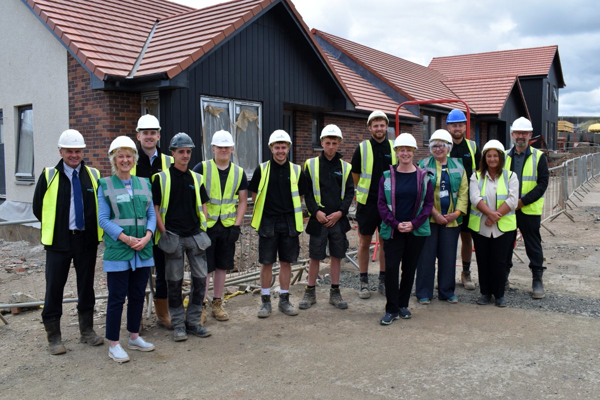 kingdom_ha's tweet photo. We were delighted to welcome @ShonaRobison MSP to our development on the former Tullis Russell paper mill site in Glenrothes yesterday. The Cabinet Secretary for Social Justice, Housing and Local Government also met apprentices from @Campion_Homes. https://t.co/nNbAd18M6K